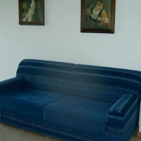 Po Apartment *