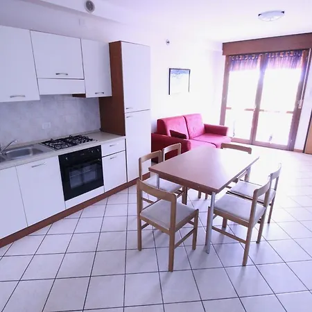 Po Apartment *
